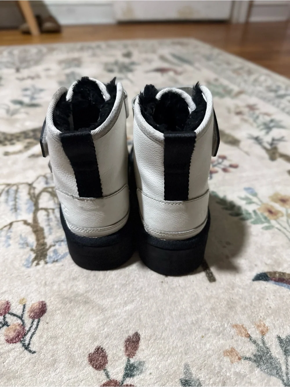 UGG Kids White Leather Velcro High-Top Boots with Black Sole neumel 1